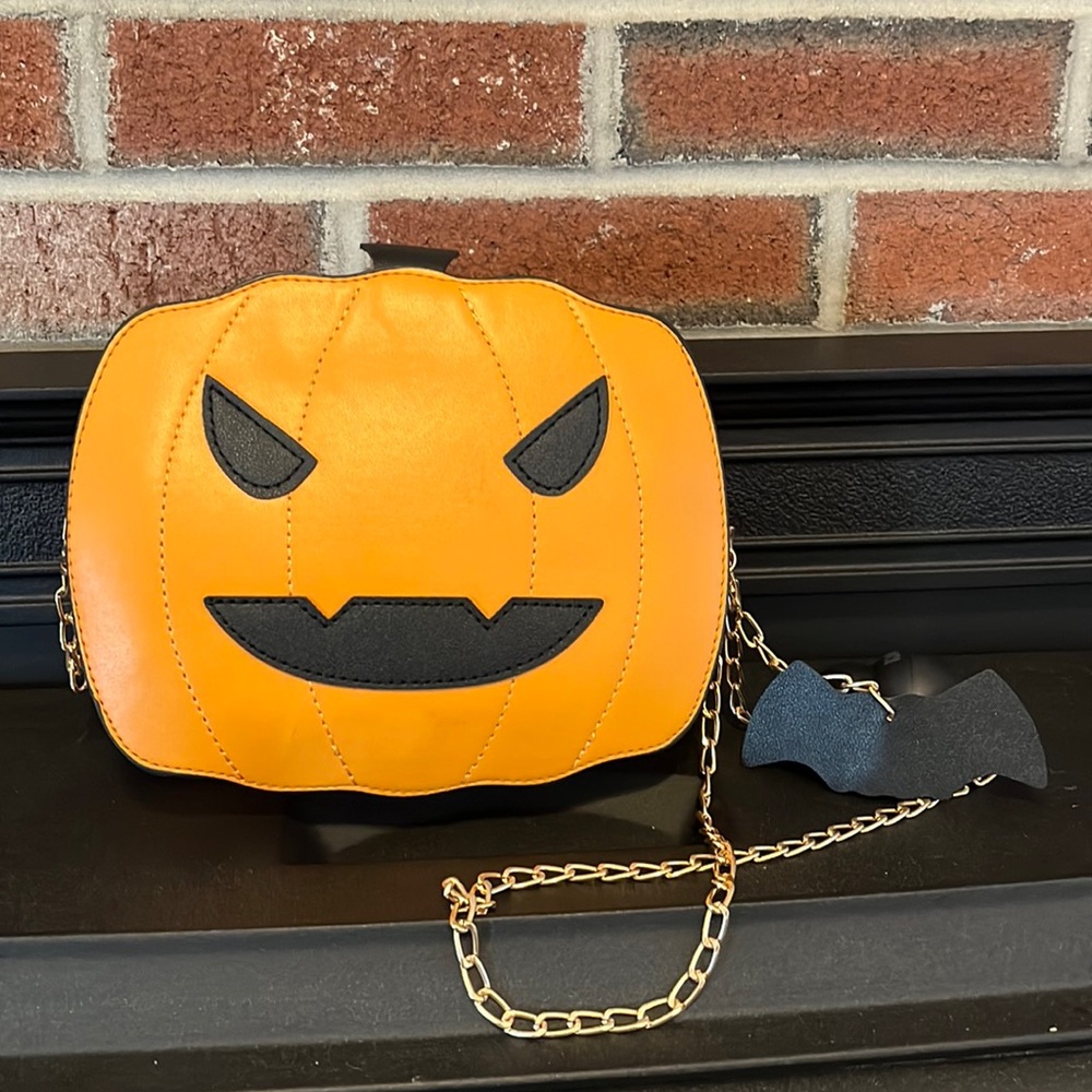 Orange Pumpkin Jack-O'-Lantern Crossbody Bag